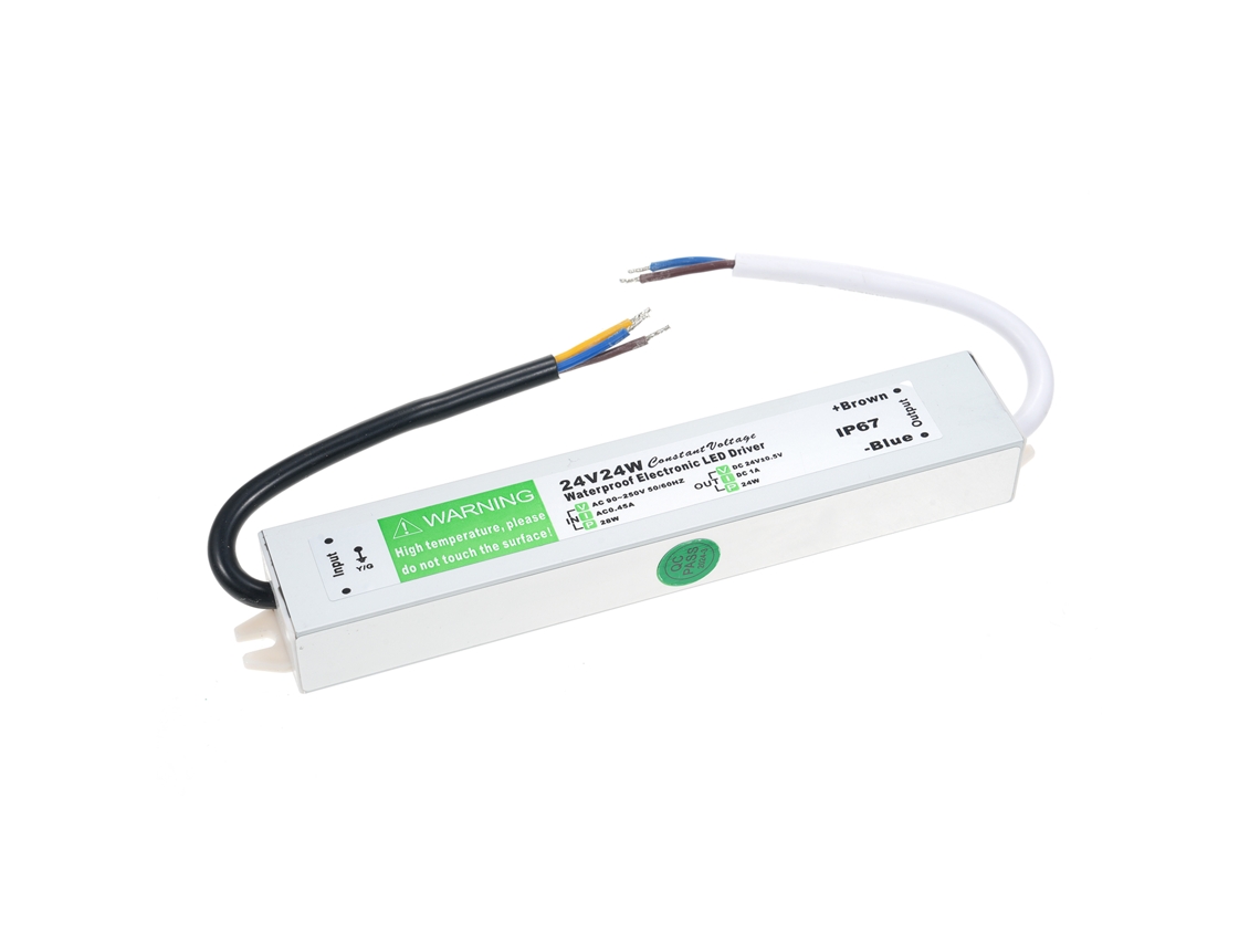 Fuente de alimentación LED impermeable IP67 2026, convertidor de CA 90-250V a CC 24V 24W para tiras LED, letreros y luminarias de exterior.