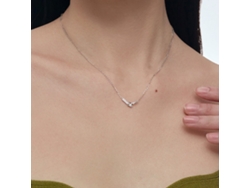 Collar Lucky Knot De Plata De Ley 925 (oro Blanco), Con Un Diseño Anudado Y Entrelazado Para Un Look De Capas Único Y Sofisticado.