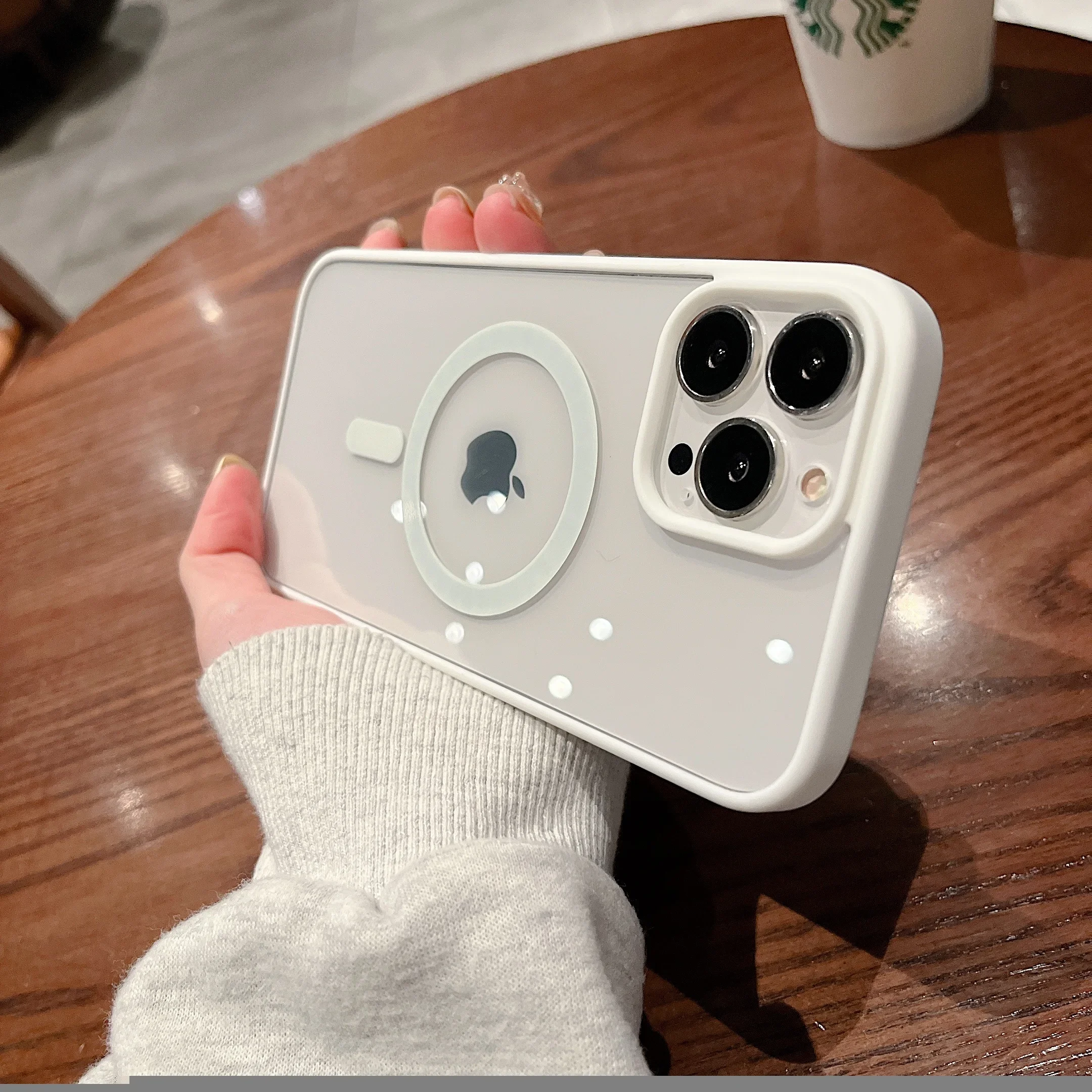 (iphone 15 Plus, Blanco) Funda Protectora Transparente Con Carga Inalámbrica Magnética Magsafe, Material Acrílico Rígido.