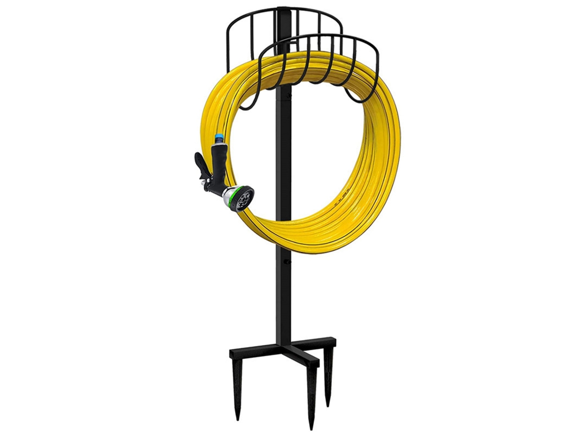Soporte metálico desmontable para manguera de jardín.