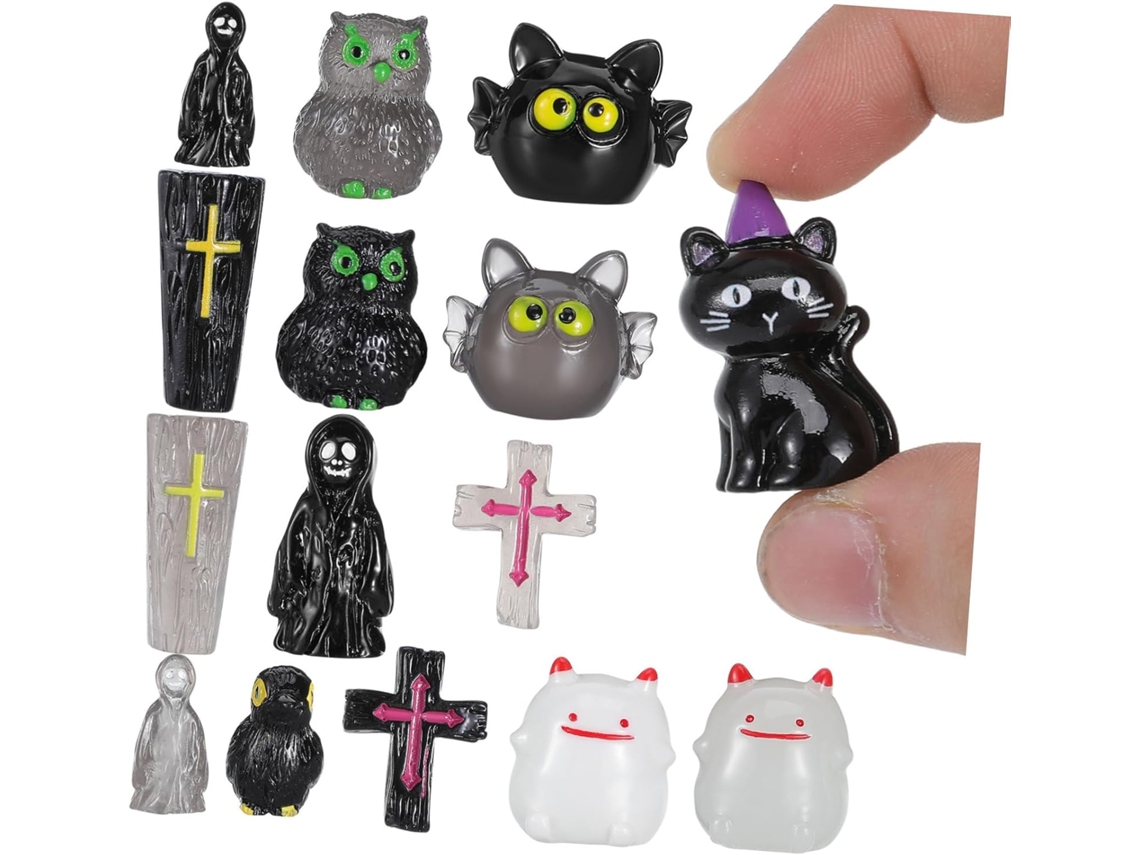 Figuras de cuervos y pequeñas lápidas para decorar pueblos espeluznantes y Halloween. Gokoco