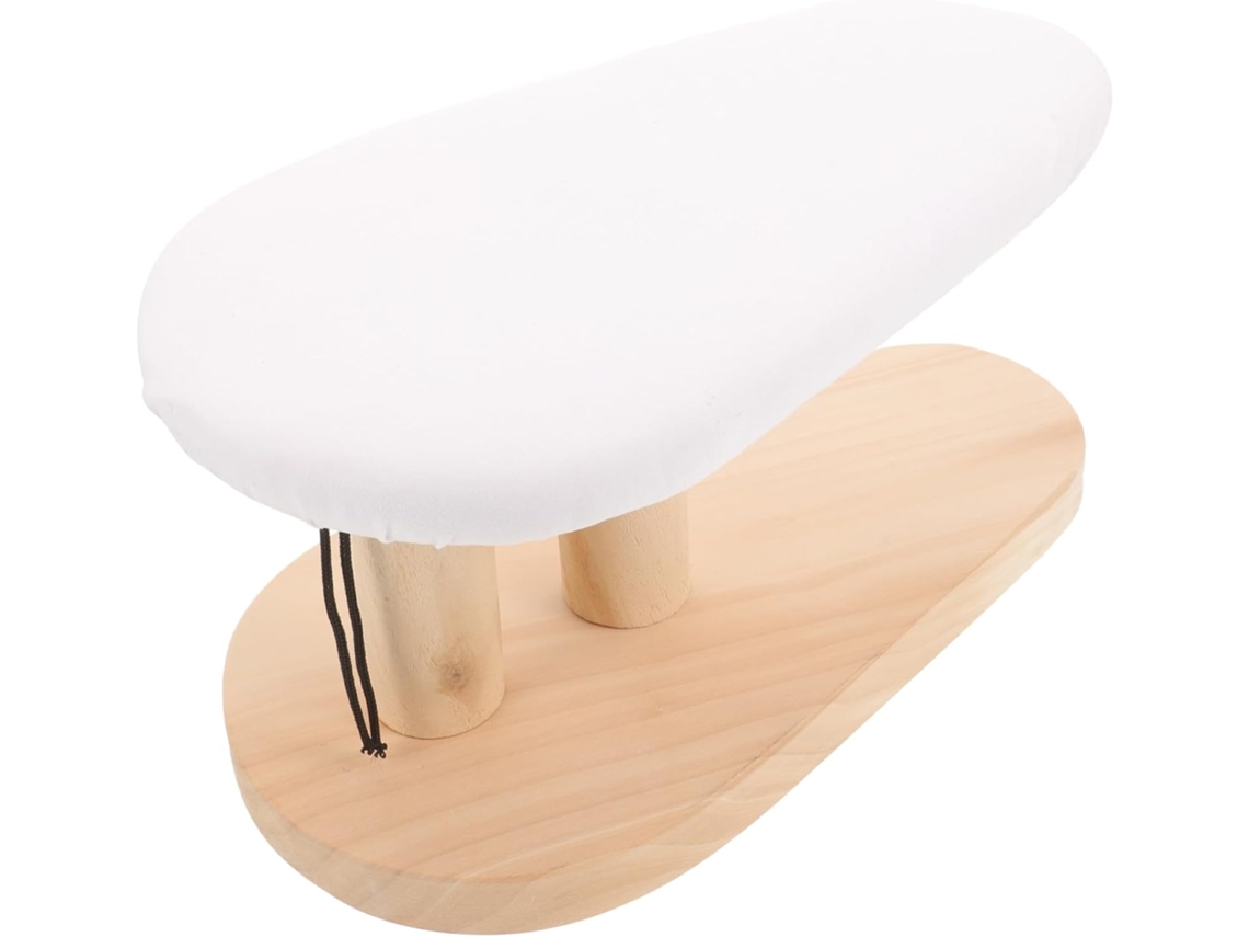 Tabla De Planchar Para Mantener La Ropa En Forma, Con Revestimiento De Madera Y Diseño Multifuncional.