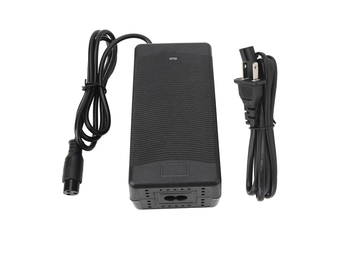Cargador Para Bicicleta Eléctrica De 54,6 V Y 2,5 A Con Conector Estándar Gx16 Para Baterías De Litio Y Patinetes Eléctricos.