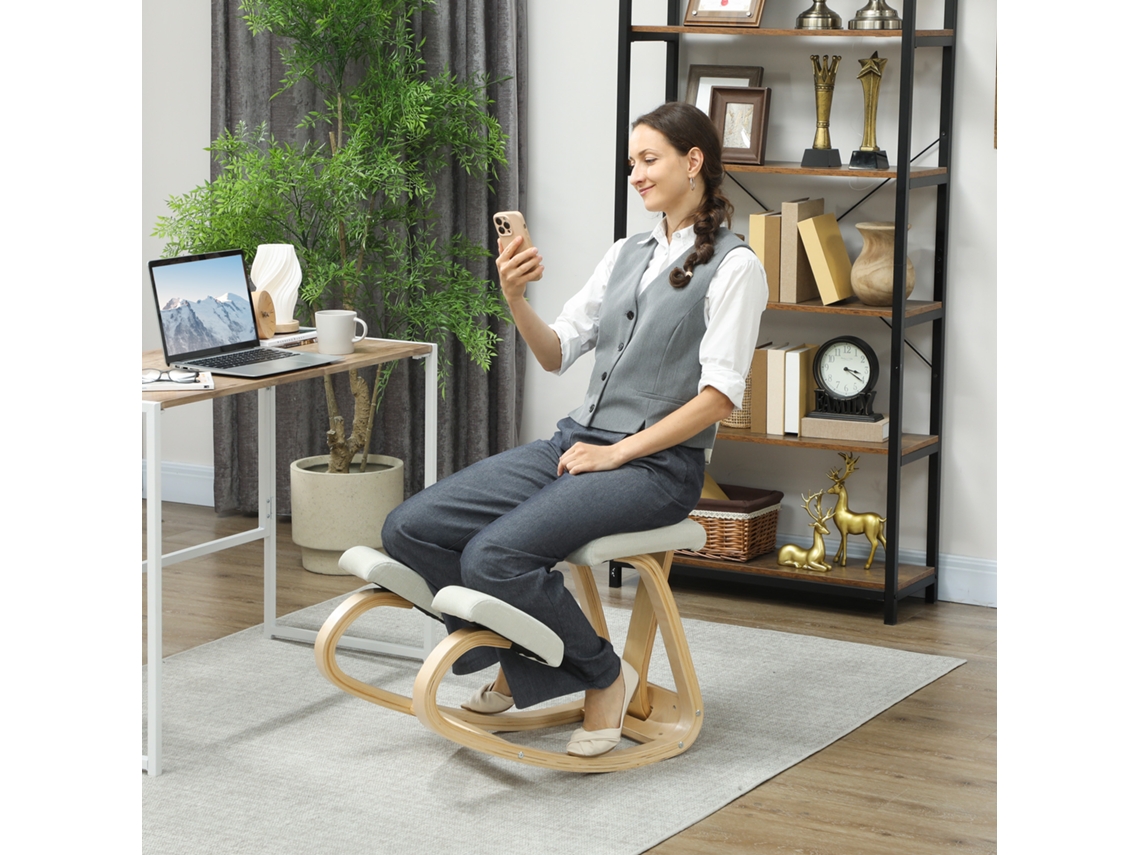 Silla ergonómica de rodillas con respaldo, cojines acolchados y estructura de madera para una mejor postura, ideal para uso en la oficina, color crema.