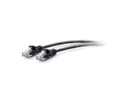 C2G Cable de conexión Ethernet delgado sin apantallar (UTP) con protección antienganche Cat6a de 1,5 m - Negro