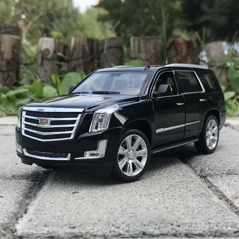 (negro) Modelo De Coche De Aleación A Escala 1:24 Y Modelo De Coche De Juguete.