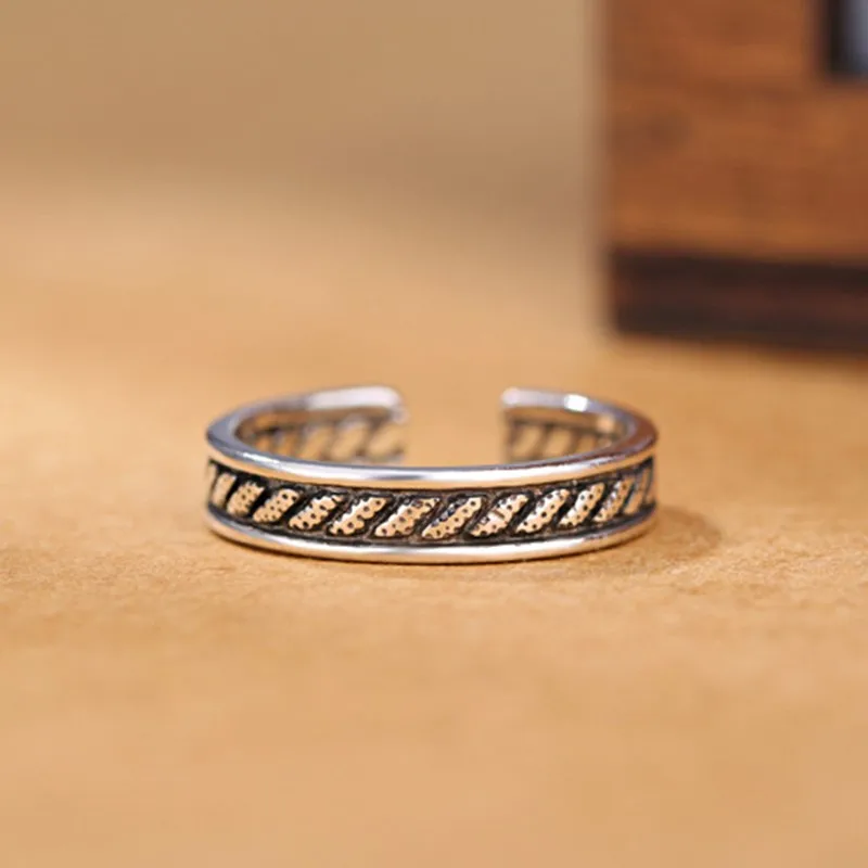 Anillo vintage de plata tibetana para hombre con cierre ajustable. MDUG