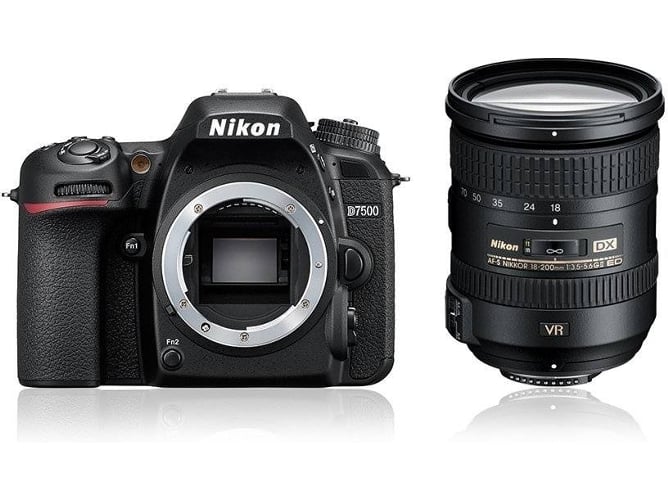 Kit Cámara Réflex NIKON D7500 + AF-S DX 18-200 VRII (20.9 MP - ISO: 100 - 51200)