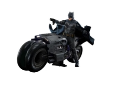 Figura Hot Toys MMS705 - DC Comics - The Flash - Batman Batcycle