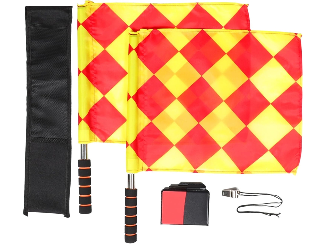 Juego De Banderas De Árbitro De Fútbol Con Silbato, Tarjetas Amarillas Y Rojas.