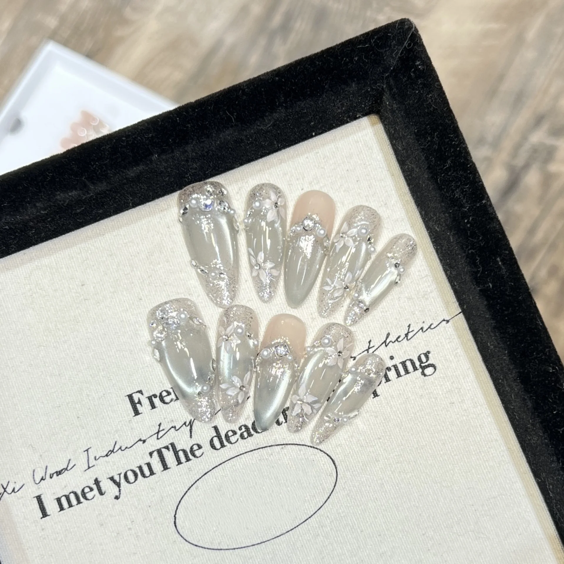 (1015-s) 10 Pegatinas De Uñas Postizas Hechas A Mano, Manicura De Presión Con Forma De Almendra De Longitud Media