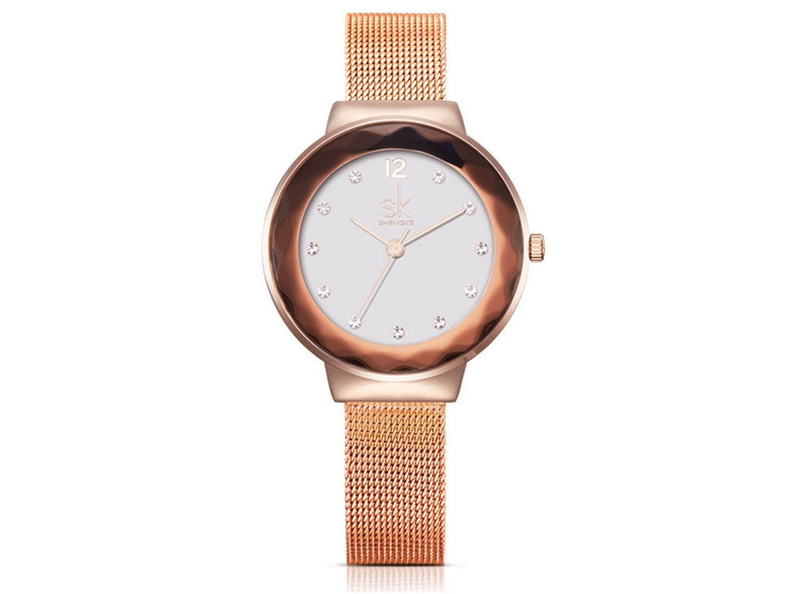 Reloj Analógico Shengke Para Mujer Con Brazalete De Malla Color Oro Rosa Y Diamantes De Imitación.