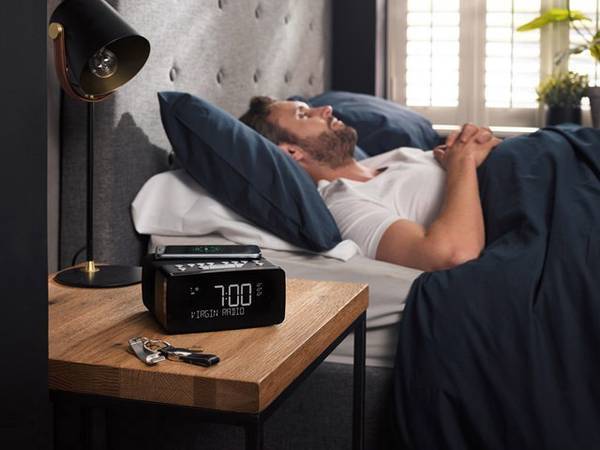 Pure Siesta Radio reloj despertador con cargador digital dabdab+ y fm bluetooth usb aux wireless para 40 canales grafito