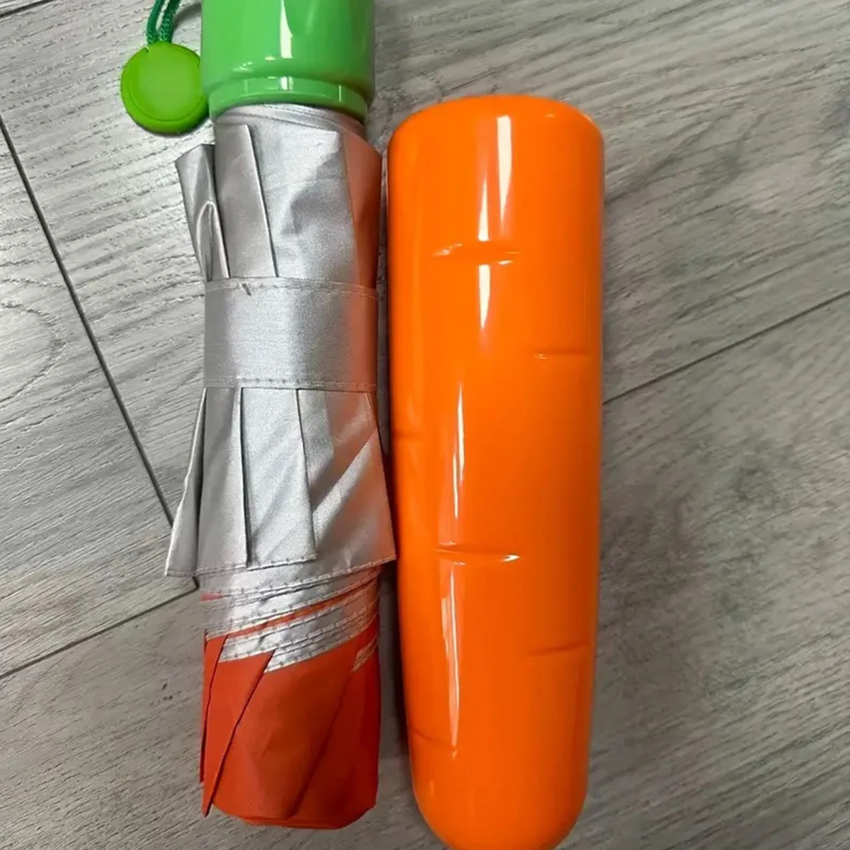 Mini paraguas portátil con tarjetero MDUG (verde oscuro)