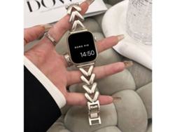 La nueva correa del Apple Watch presenta un diseño de metal brillante, especialmente pensado para mujeres, en forma de corazón.