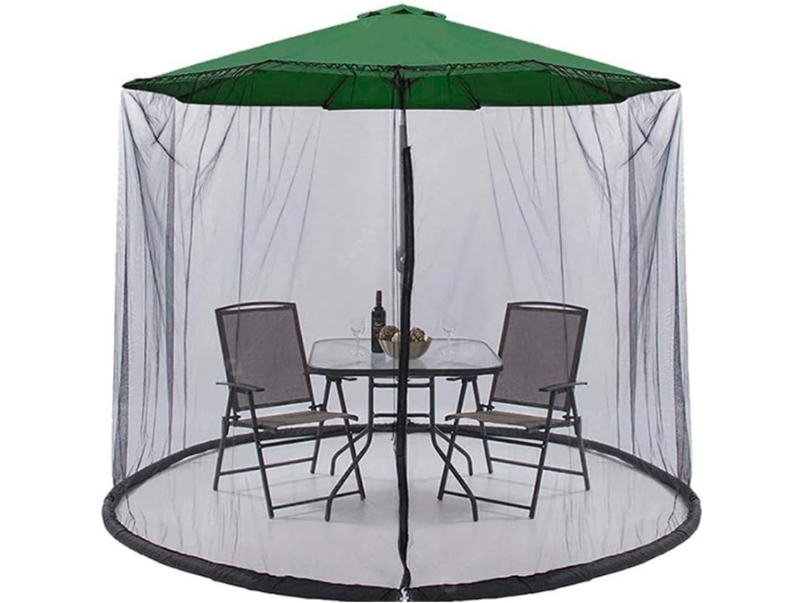 Terraza Exterior De Restaurante Con Cremallera, Columpio, Mosquitera Y Cortina De Malla.