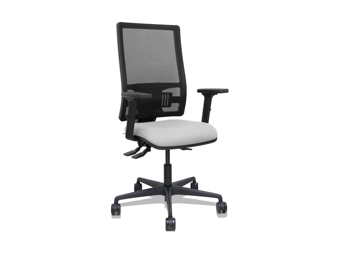 Silla de oficina Bormate con mecanismo asíncrono, tapizada en tela gris claro y malla negra.