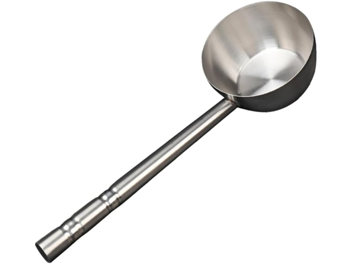 Concha De Cozinha: Com Esta Concha Prática, Cozinhar E Servir Fica Mais Fácil. Colher Utensílio De Cozinha.