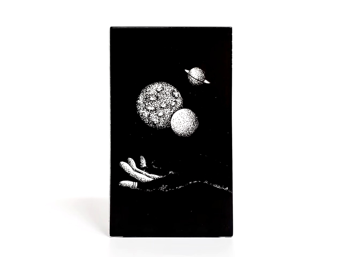 "el Juego De Cartas De Tarot De La Luna Errante", 78 Cartas De Tarot De Papel Plastificado, Empaquetadas En Una Caja De Color.