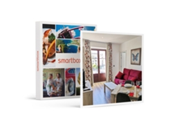 Caja Regalo SMARTBOX Apartamentos Arenal: 2 noches con desayuno y botella de vino para 2