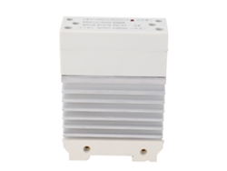 Relé Estático Monofásico Para Carril Din Con Disipador De Calor, Entrada De 3-32 V Cc, Salida De 5-220 V Cc.