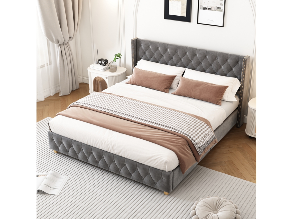 Cama Doble Tapizada De 180x200 Cm Con Cabecero De Botones Y Tachuelas, Patas De Madera Y Terciopelo Gris.