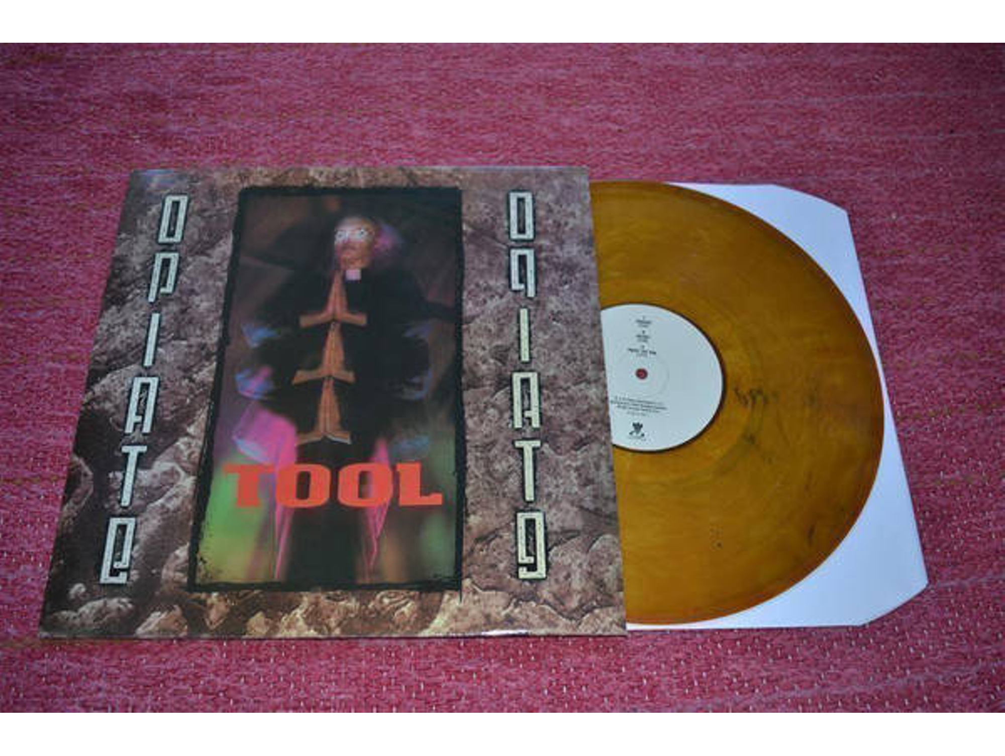 Vinilo Tool  - Opiate
