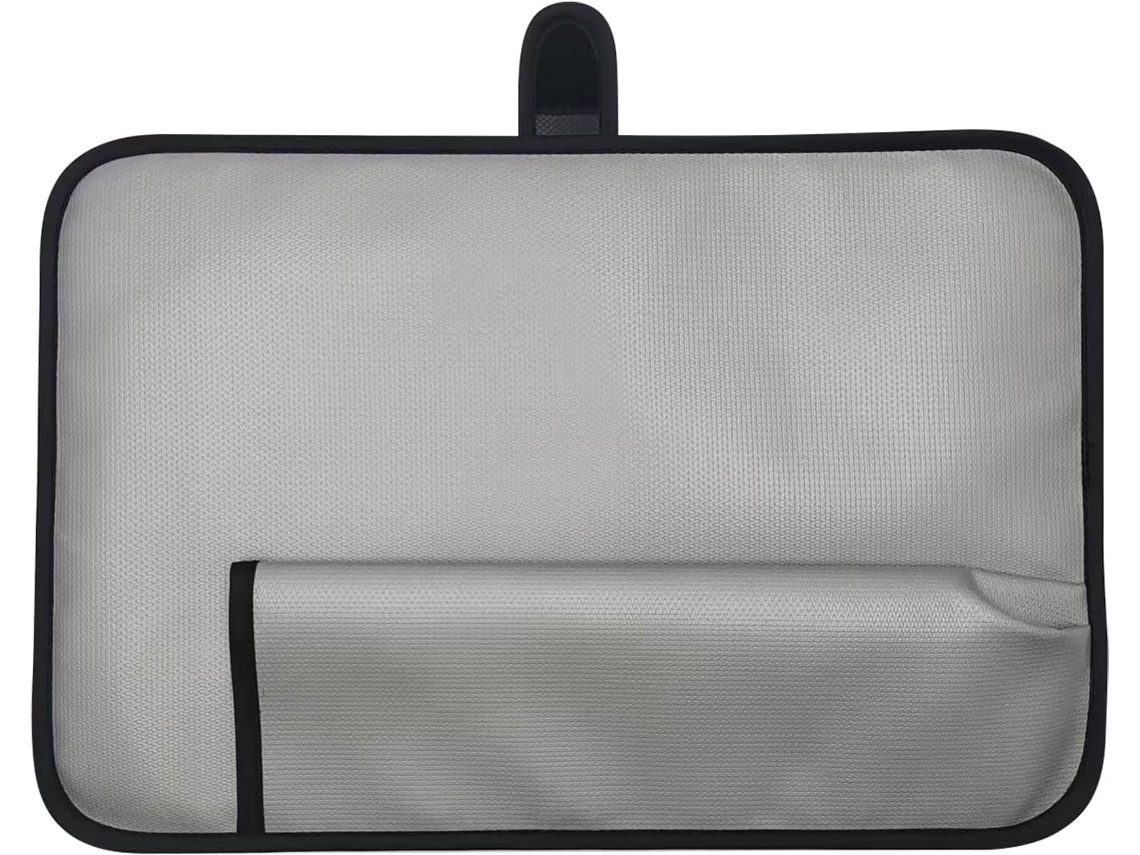 Elegante Estuche Resistente Al Calor Para Rulos, Con Una Construcción Robusta Y Fácil De Usar.