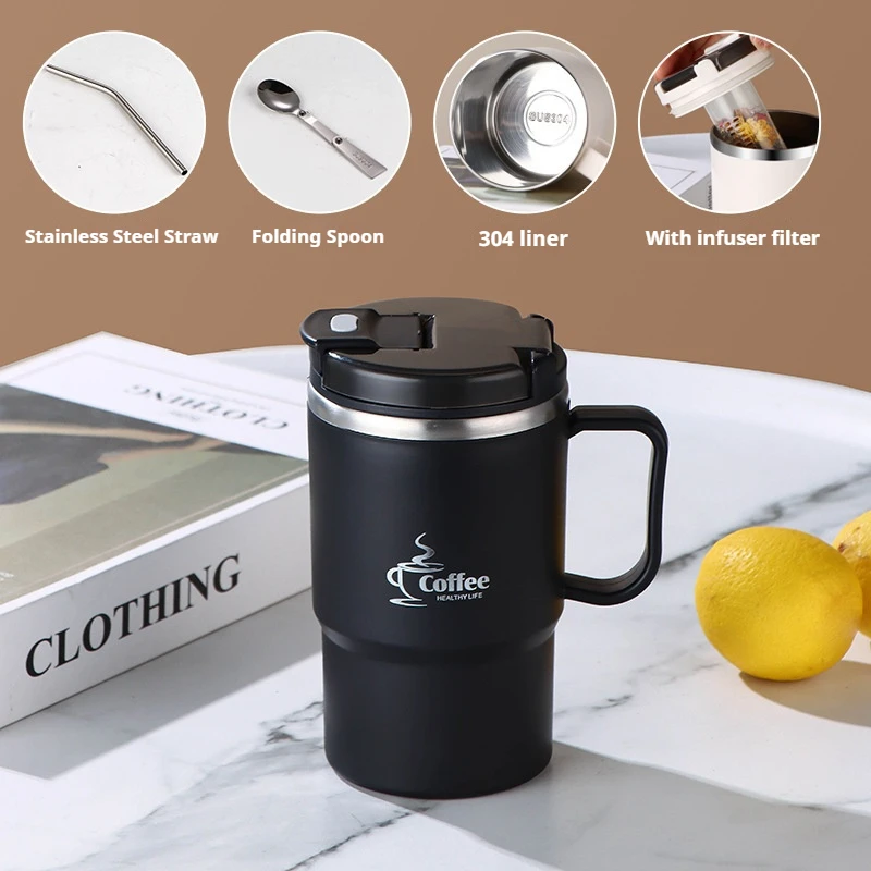 Esta taza de acero inoxidable de 550 ml (negra) es perfecta para té y café. Cuenta con aislamiento térmico de doble pared.