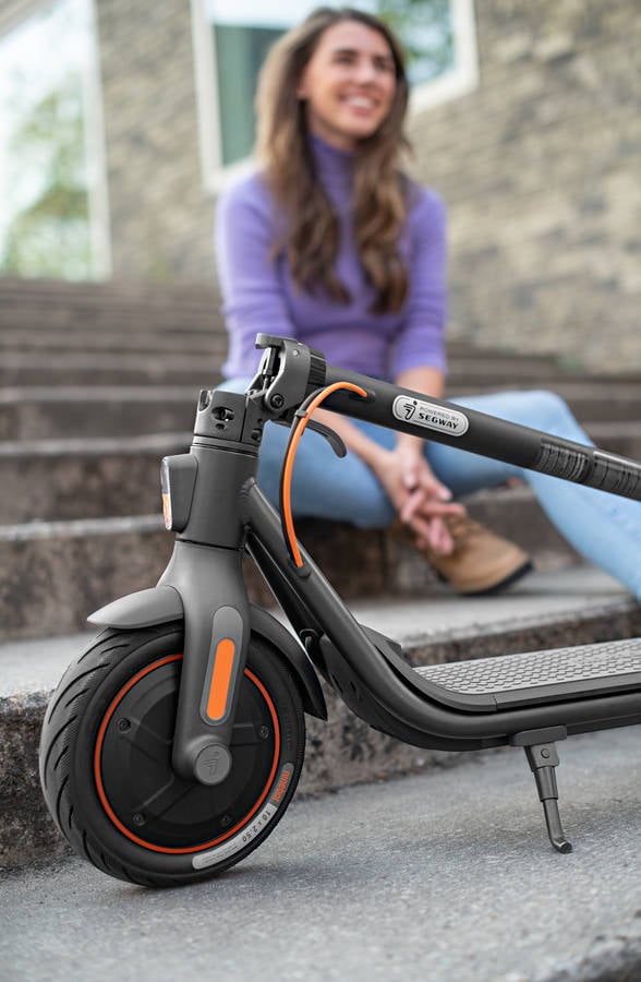 Patinete Eléctrica NINEBOT Segway F40E (Hasta 25 km/h - Autonomía: Hasta 40 km)