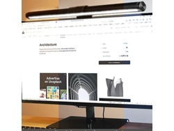 Monitor de computadora LED táctil de tres colores con brillo ajustable y protección ocular con control remoto