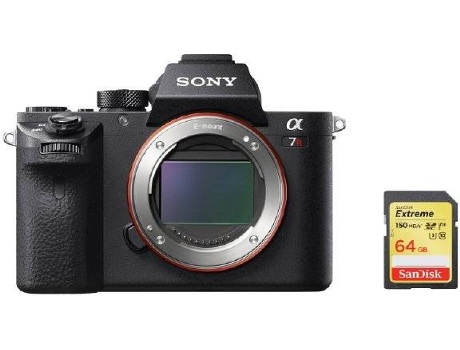 Kit Cámara Mirrorless y Tarjeta SD SONY A7R II