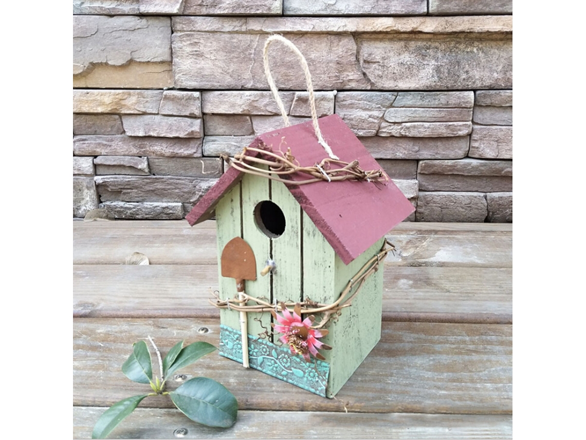 Refugio para pájaros, de madera, con techo rojo, para jardín.