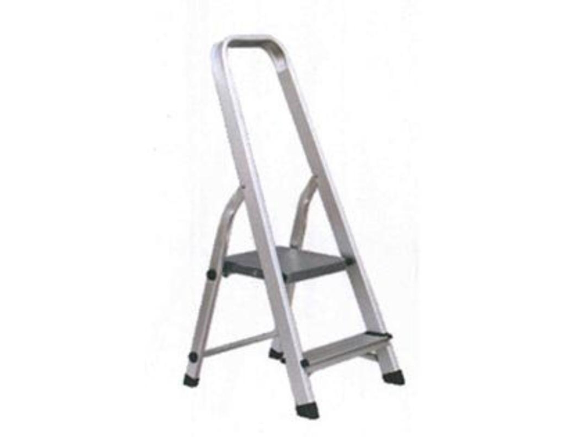 Escalera aluminio 2 peldaños hogar en131