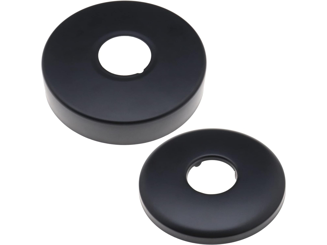 Brida para brazo de ducha de acero inoxidable de grado marino, estándar universal, que garantiza durabilidad y seguridad. Acabado en pintura negra.