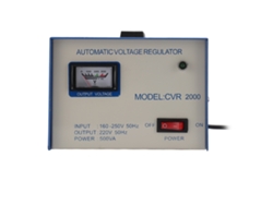 Regulador de voltaje automático monofásico de 2000 W con 2 tomas universales
