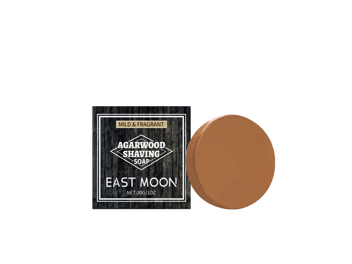 Jabón de afeitar para hombre con madera de agar.