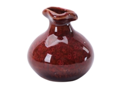 Horno rojo. Altura: 8 cm. Diámetro: 7,5 cm. Interior: 3,2 cm.