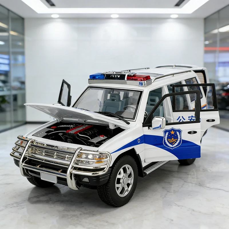 (blanco) Coche De Juguete A Escala 1:18, De Aleación, De Metal Fundido A Presión, Con Efectos De Sonido Y Luz.