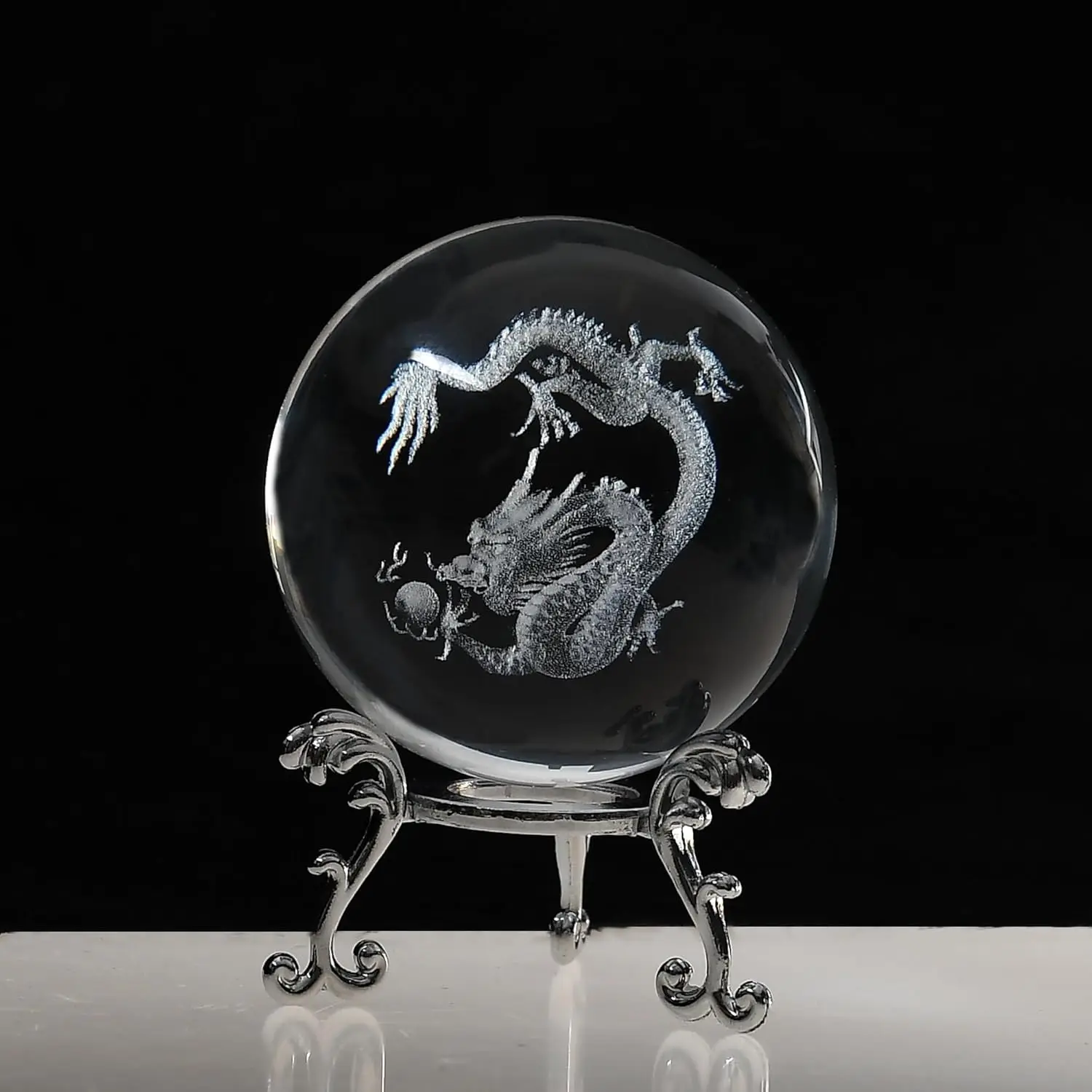 Bola De Cristal Tridimensional Con Forma De Dragón (6 Cm Con Base) Y Base De Metal Plateado.