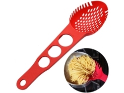Cucharón de nailon antiadherente con perforaciones para escurrir y servir la pasta.
