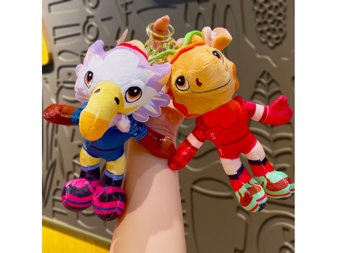 Pack 2 Lfengeros Peluche Mascotas Águila Y Alce Copa Mundial, Tejido Suave Sin Pérdida De Pelusa, Anillo Metálico Fijo Para Lfenges Y Mochilas.