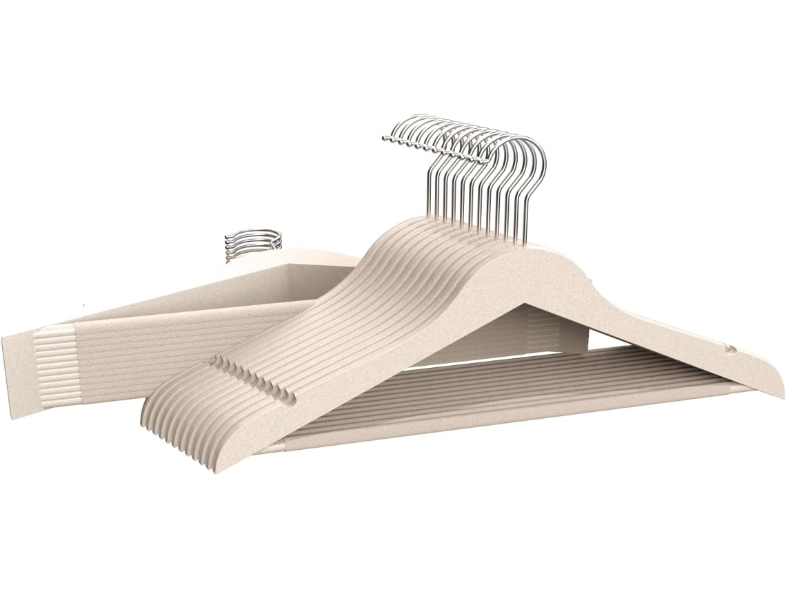 COM-FORT HOUSE | Percha de Resina | Percha para Ropa | Color Beige| Percha Resina Resistente | con Muescas Antideslizantes | 45cm | Pack 24 Unidades |
