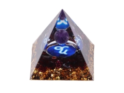 Pirâmide De Energia De Pedra Capricornus Para Cura E Equilíbrio De Chakras Com Resina