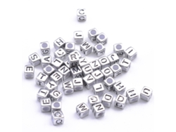 100 Unidades De Cuentas Acrílicas Cuadradas De 6 Mm Con Forma De Letra Para Manualidades Y Accesorios De Joyería (plateadas)