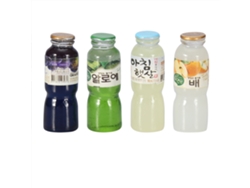 Juego de 4 botellas de zumo en miniatura a escala 1:12 para decoración de cocina.