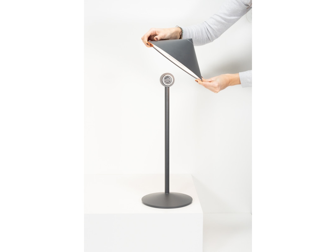 Lámpara de mesa LED Zafferano Pina L Desk, bronce, 6 W, IP65, regulador táctil, cabezal magnético, para interior y exterior.