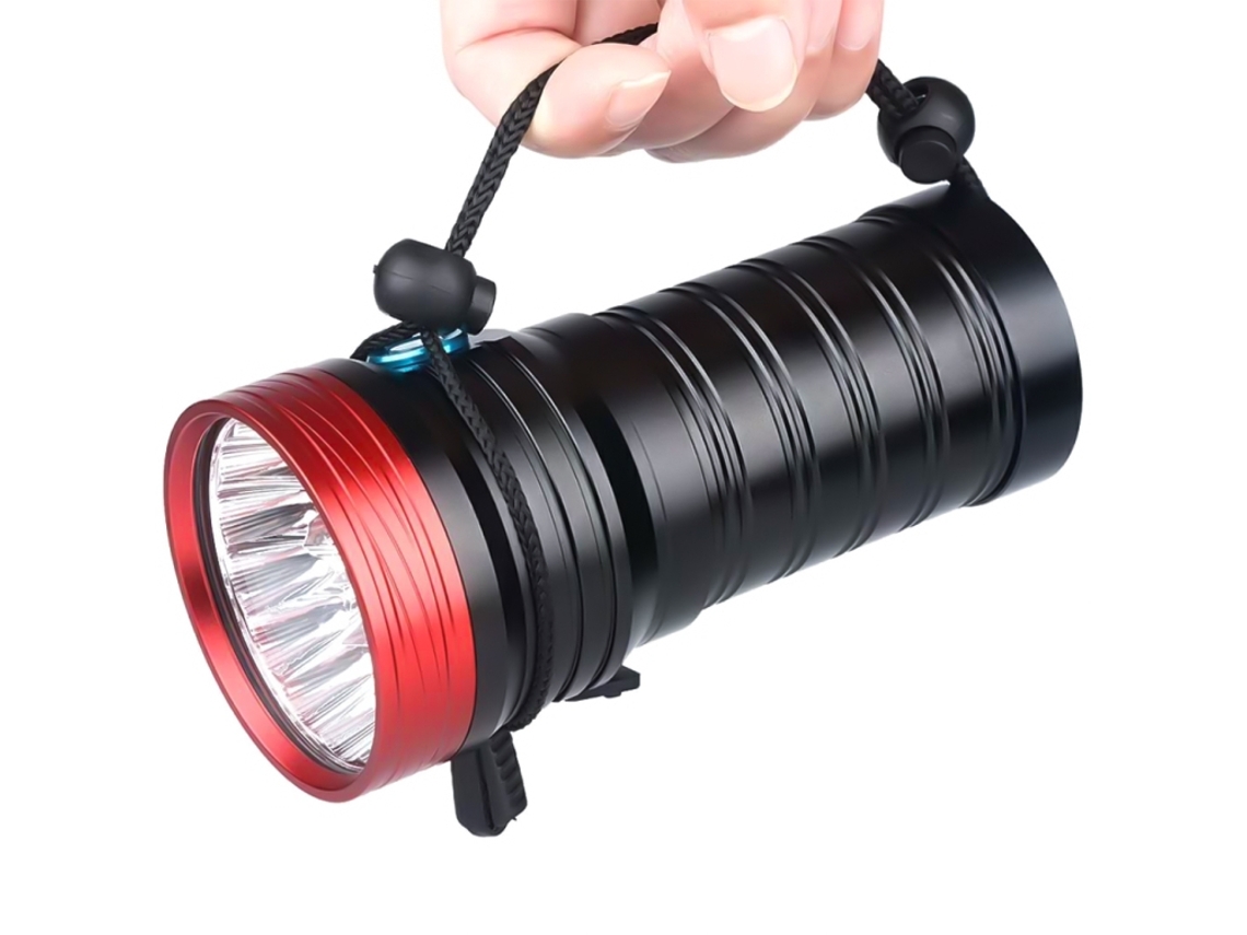 Linterna LED con 4 pilas 18650 (roja y negra).