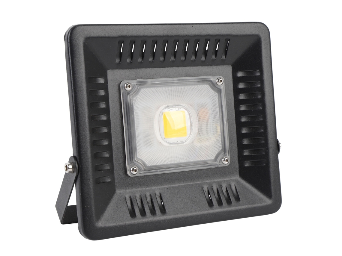 Foco LED impermeable IP65 de 50 W, modelo 2026, 5000 lm, superbrillante, con soporte ajustable para uso en exteriores.