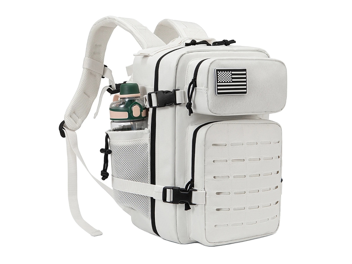 Mochila táctica de 25 litros para hombre, construcción resistente, dos portavasos, color blanco.